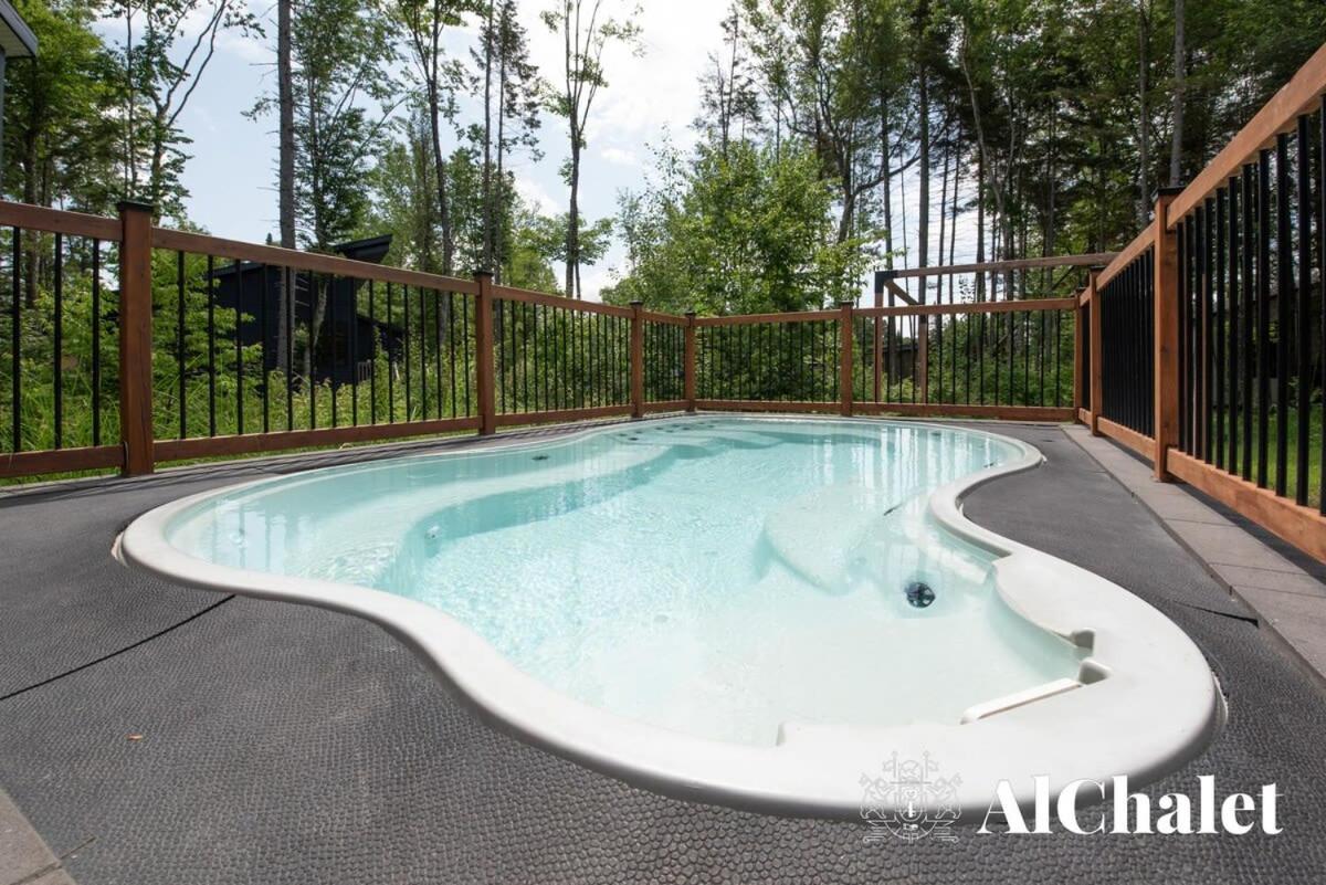 Chalet Bellevue Luxe Avec Spa Et Local A Velo Pont-Rouge Exteriér fotografie
